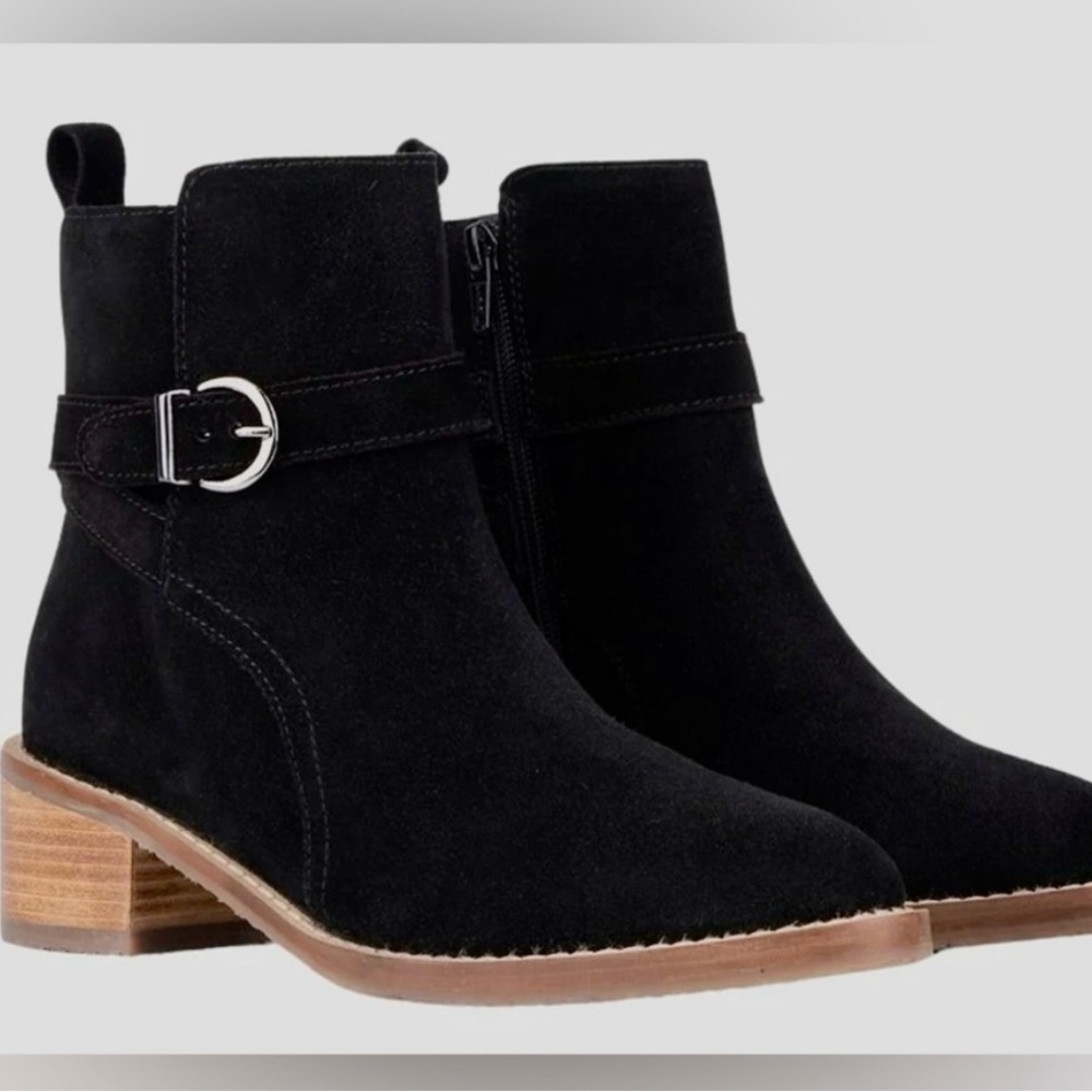 Vintage Foundry Black Ankle Boots